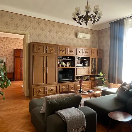 App Obrovac In The Centre - With Amazing Sea View! Appartement Pula