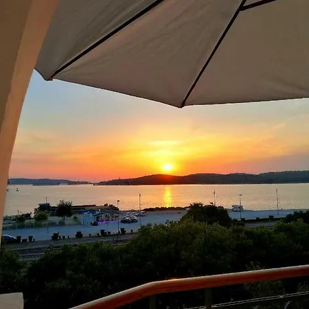 App Obrovac In The Centre - With Amazing Sea View! * Pula